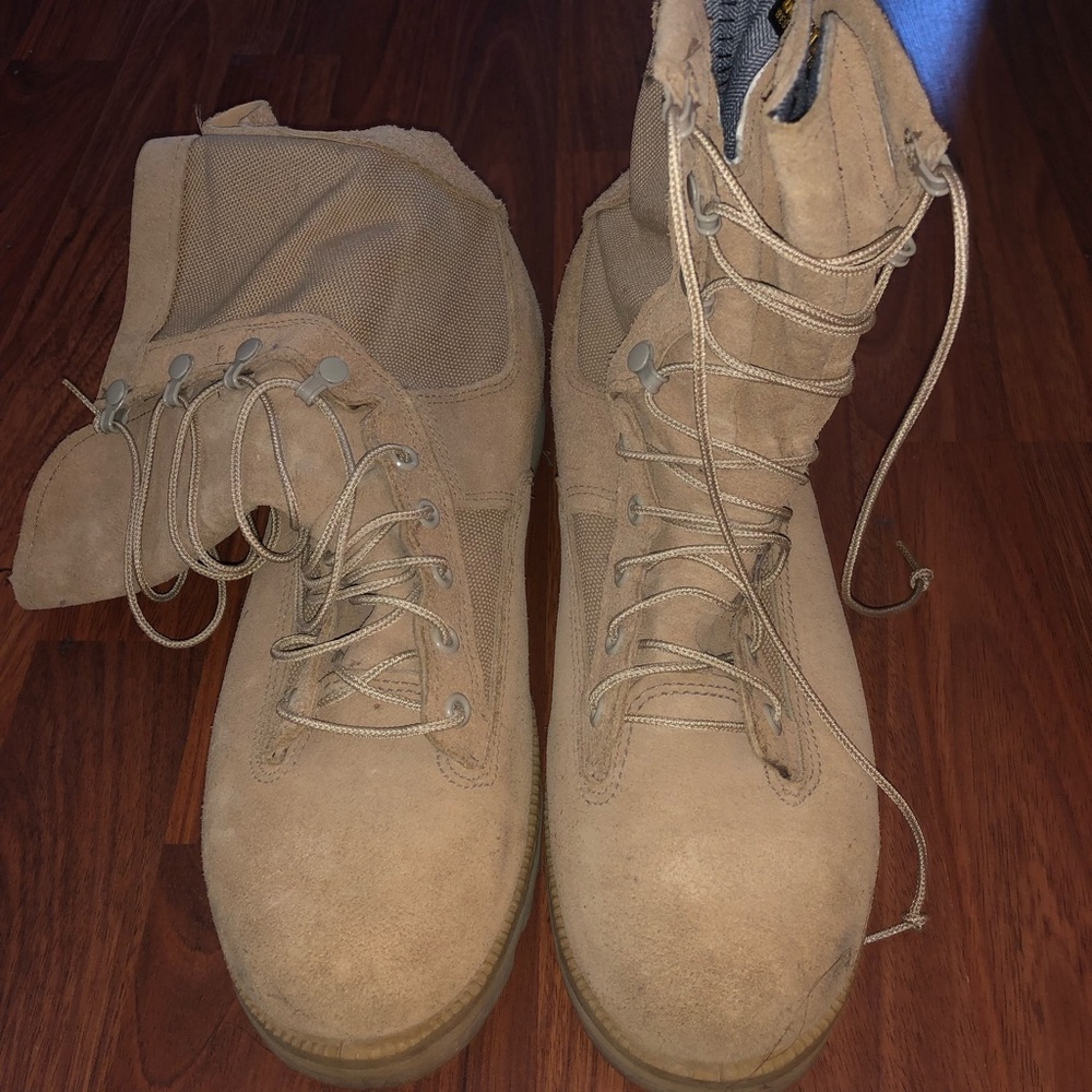 EUC Belleville 790 Men Desert Tan Waterproof Boot
